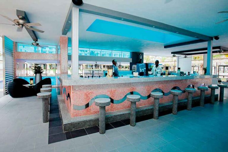 HOTEL RIU PALACE MACAO bar