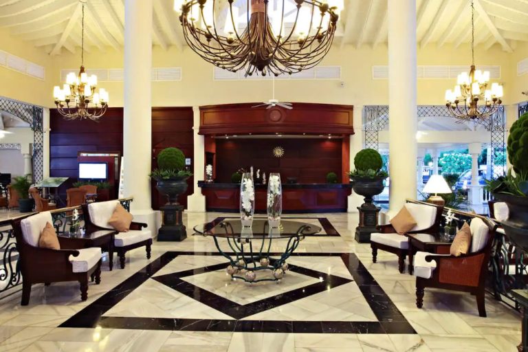 HOTEL-BAHIA-LUXURY-ESMERALDA-lobby