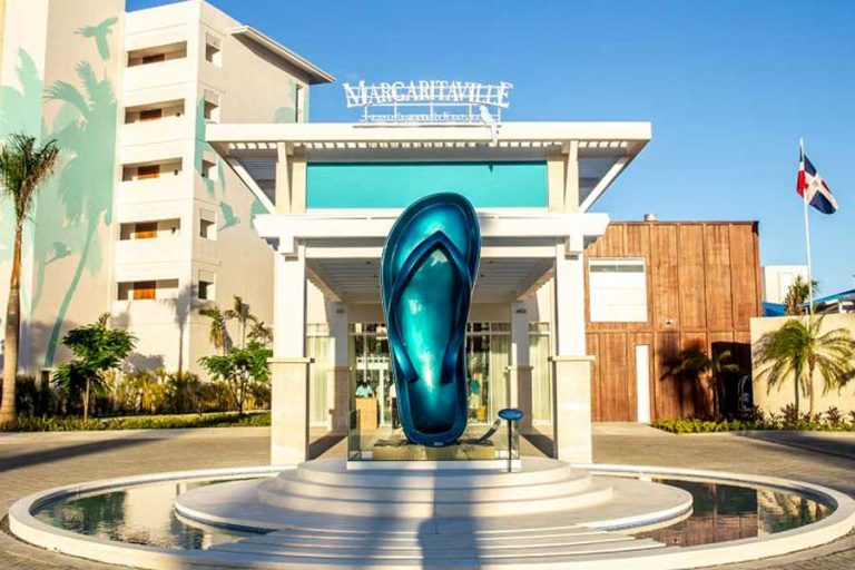 Margaritaville-Island-Reserve-Cap-Cana-Hammock-entrada-al-hotel