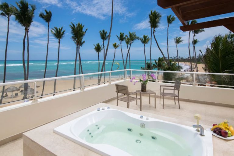 Breathless Punta Cana Resort & Spa Solarium