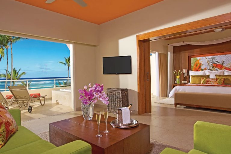 Breathless Punta Cana Resort & Spa Suite doble con vista al mar