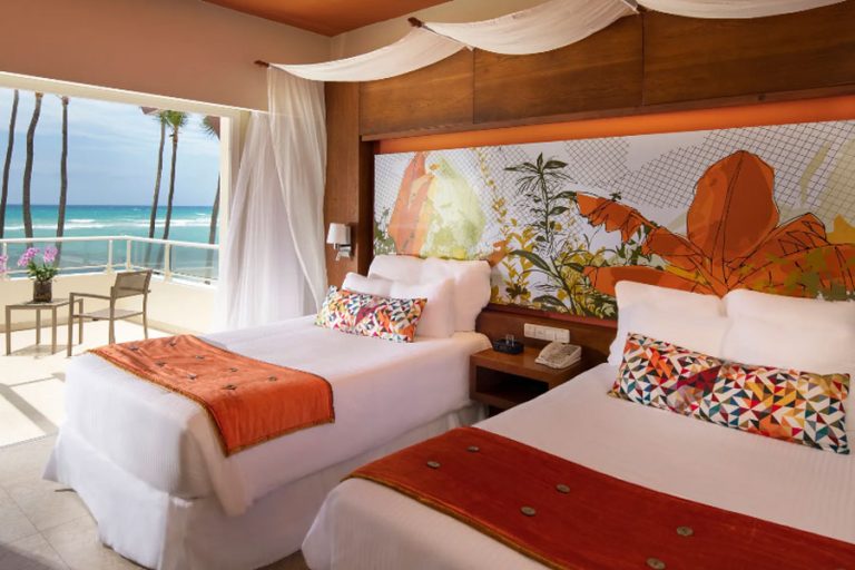 Breathless Punta Cana Resort & Spa Suite familiar