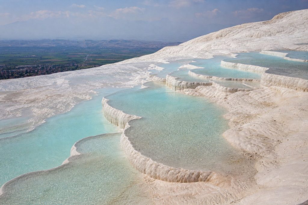 Terrazas blancas y piscinas termales de Pamukkale, Turquía